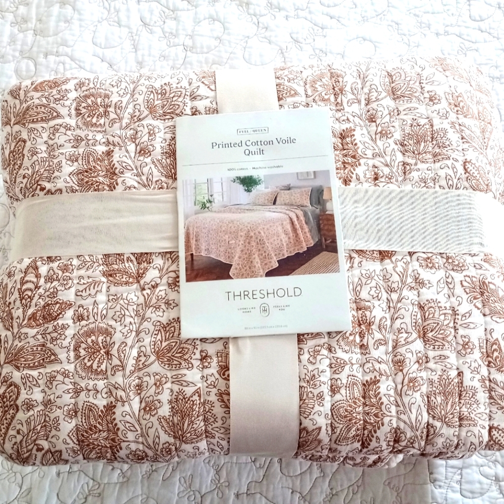 NWT Threshold lofty cotton quilt Full/Queen